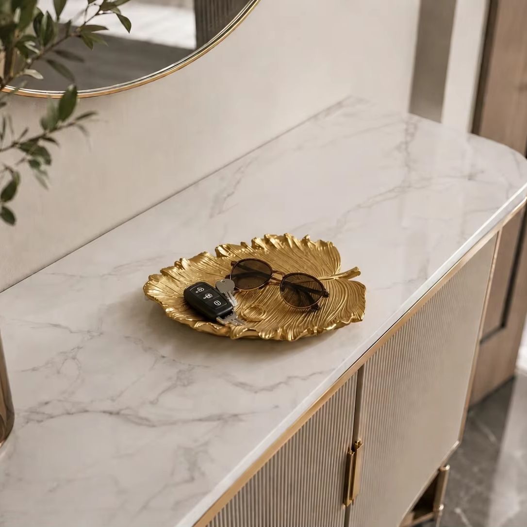 Luxuriöses goldenes Blatt-Aufb – Jewelry Making Desk Bewertung und Preis